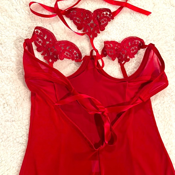 Red open cup chemise with garters Dreamgirl OS - Picture 5 of 7